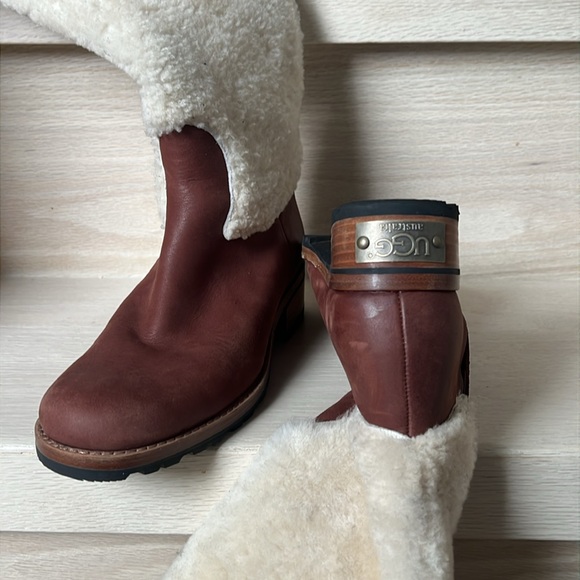 UGG knee-high boots, leather & shearling - Picture 2 of 4